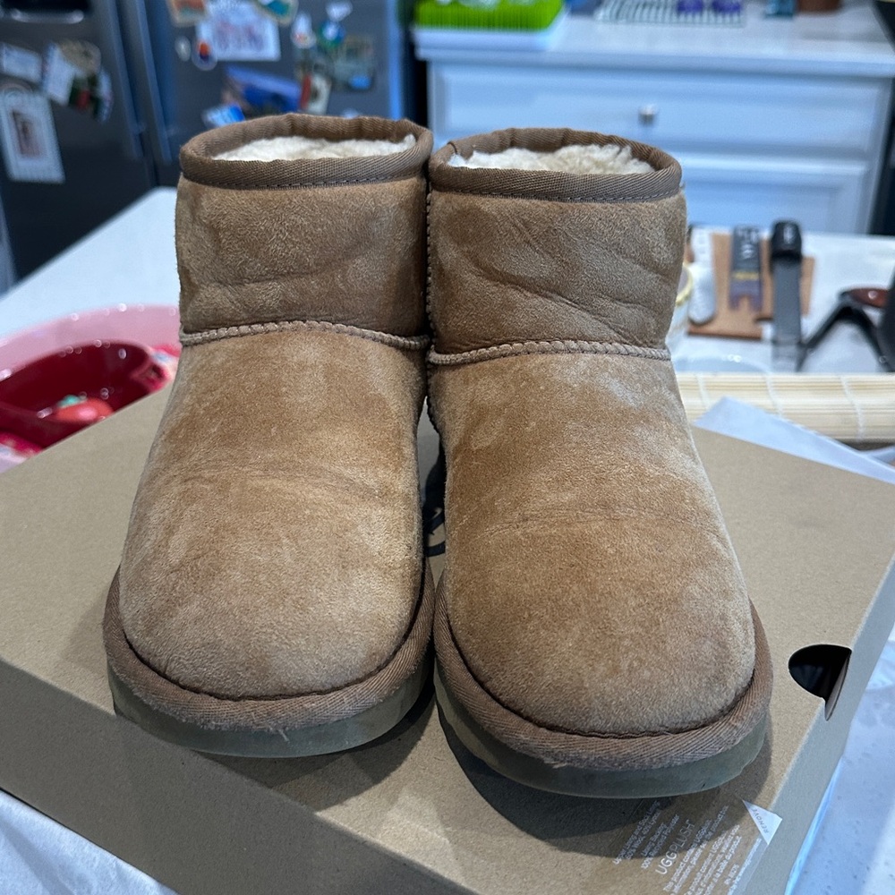 Mini Womans Ugg Boot - image 3